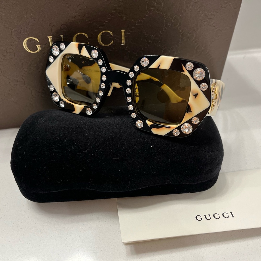 GUCCI Hollywood Forever Woman’s Sunglasses - Picture 2 of 16